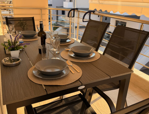 Уют и релакс на голямата тераса с хубава сянка, Seaside Apartment